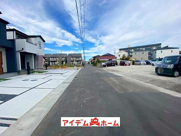 前面道路（2025年10月）撮影 休日、平日問わずお気軽にお問合せくださいませ。 