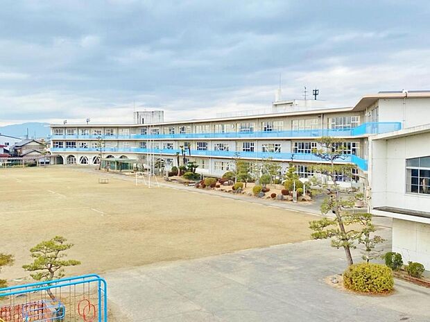 笠松町立松枝小学校（1320m）