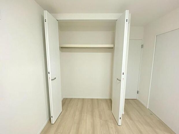 各居室にはたっぷりと収納できるクローゼットを設置していますお部屋をスッキリと広々使えます♪