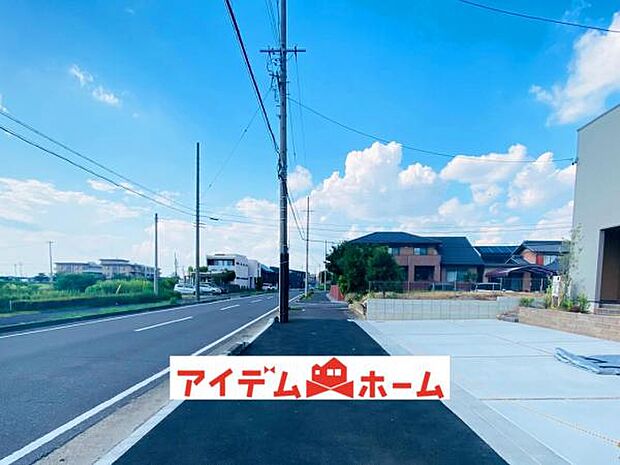 前面道路 平日・土日問わずご案内致します！お気軽にお問合わせ下さい♪ 