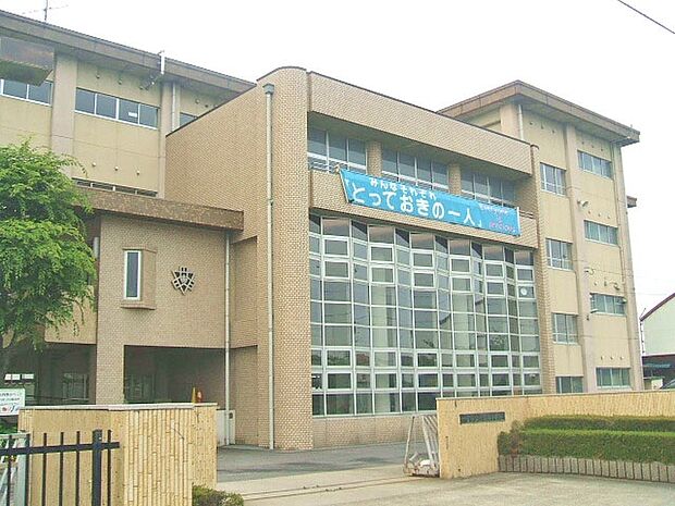 一宮市立丹陽南小学校(640m)