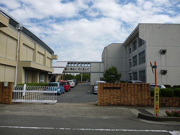 岩倉市立五条川小学校（300m）