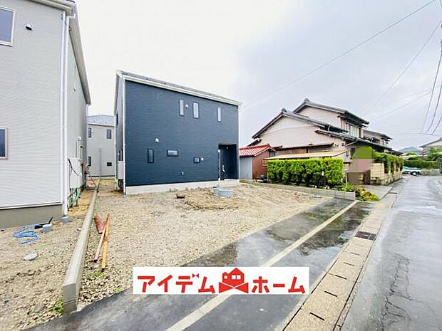 1号棟　外観写真 平日・土日問わずご案内致します！お気軽にお問合わせ下さい♪ 