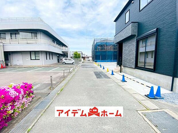前面道路 平日・土日問わずご案内致します!お気軽にお問合わせ下さい♪