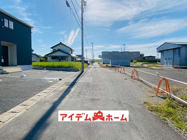 前面道路 平日・土日問わずご案内致します!お気軽にお問合わせ下さい♪