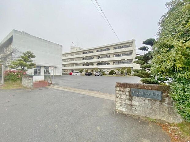 羽島市立羽島中学校(2610m)
