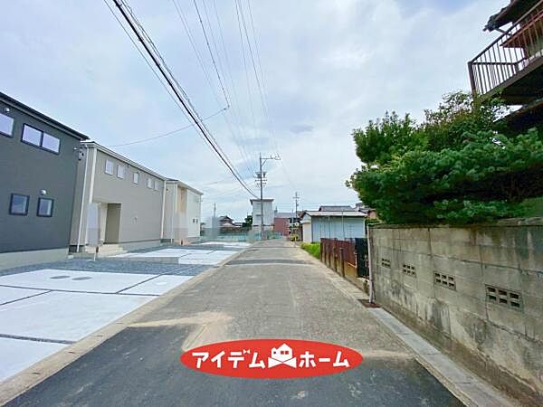 前面道路 平日・土日問わずご案内致します！お気軽にお問合わせ下さい♪
