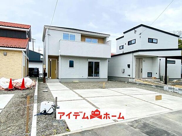 2号棟　外観写真 平日・土日問わずご案内致します！お気軽にお問合わせ下さい♪ 