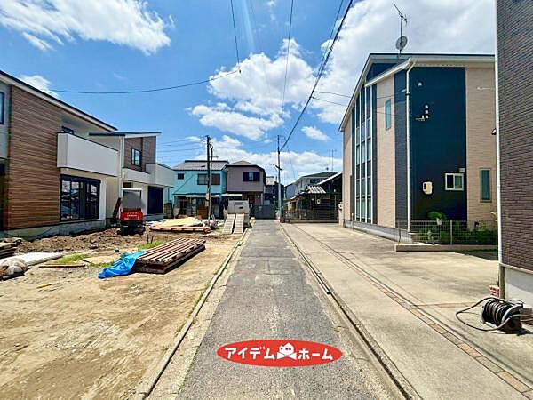 前面道路 平日・土日問わずご案内致します！お気軽にお問合わせ下さい♪