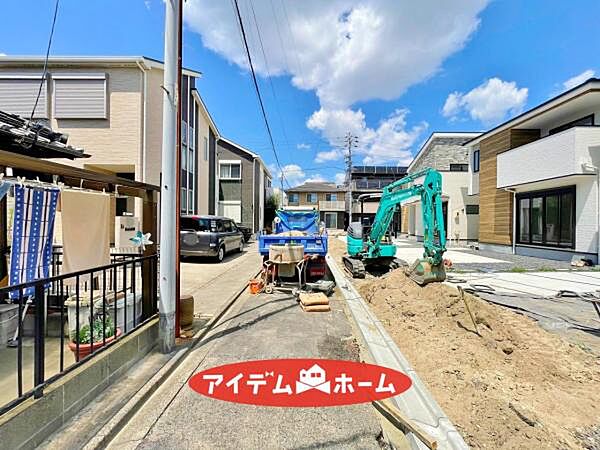 前面道路 平日・土日問わずご案内致します！お気軽にお問合わせ下さい♪