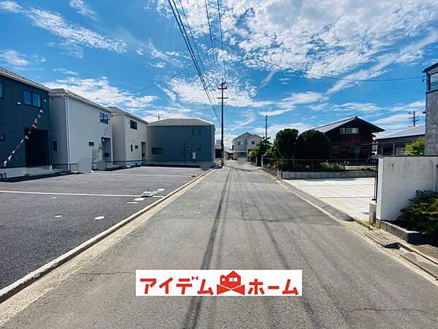 前面道路 平日・土日問わずご案内致します！お気軽にお問合わせ下さい♪ 