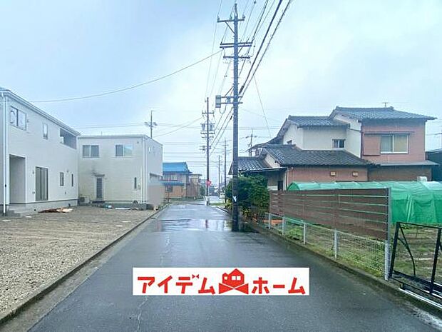 前面道路 平日・土日問わずご案内致します!お気軽にお問合わせ下さい♪