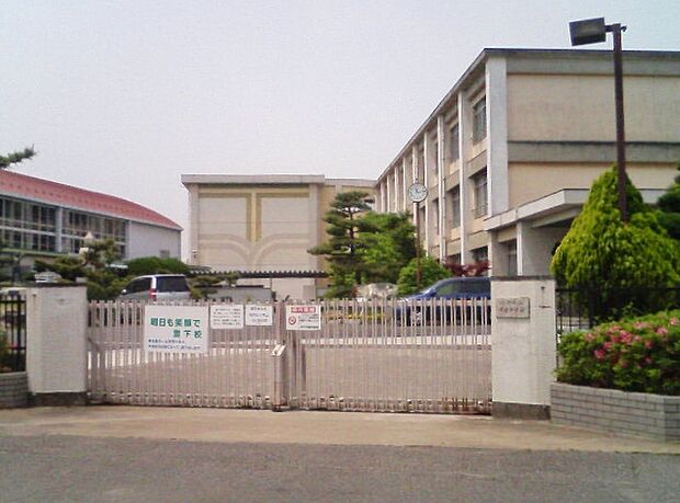 一宮市立丹陽中学校(1070m)