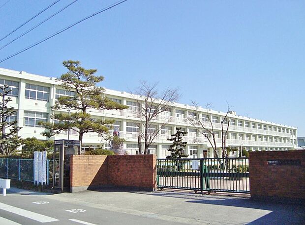 北名古屋市立鴨田小学校(1060m)