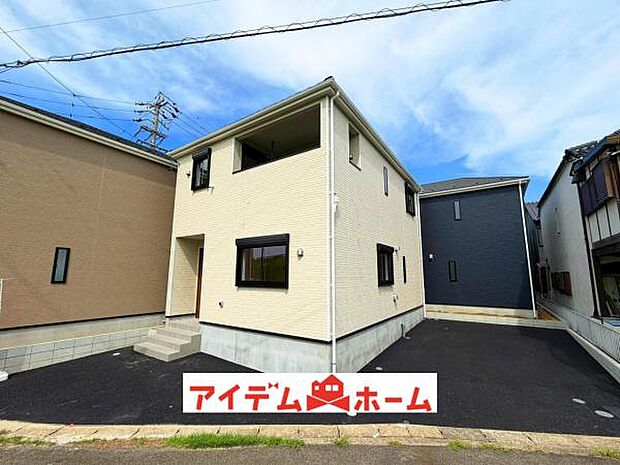 1号棟　外観写真 平日・土日問わずご案内致します！お気軽にお問合わせ下さい♪ 