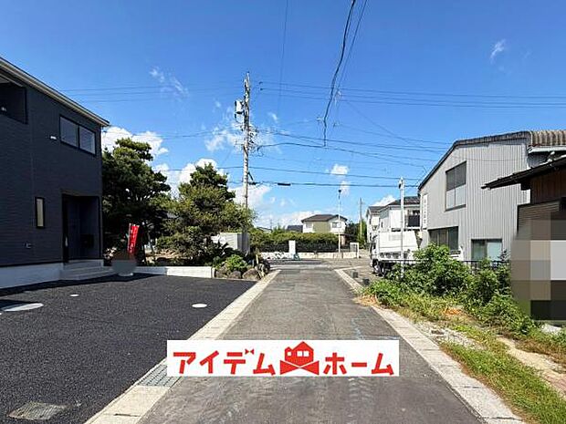 前面道路 平日・土日問わずご案内致します！お気軽にお問合わせ下さい♪ 