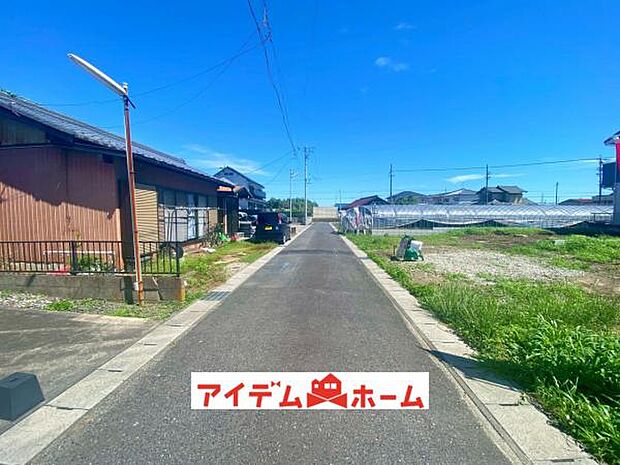 前面道路 平日・土日問わずご案内致します！お気軽にお問合わせ下さい♪ 