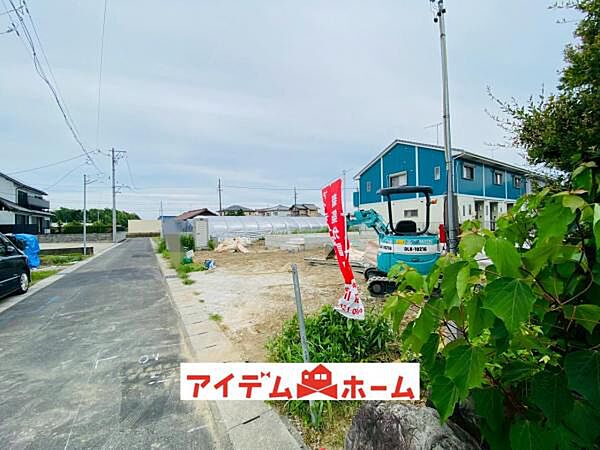 前面道路 平日・土日問わずご案内致します！お気軽にお問合わせ下さい♪