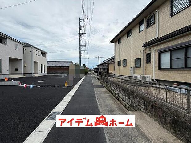 前面道路 平日・土日問わずご案内致します!お気軽にお問合わせ下さい♪