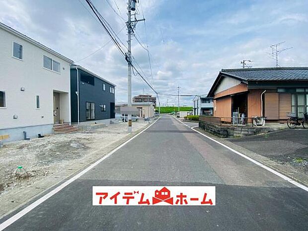 前面道路 平日・土日問わずご案内致します！お気軽にお問合わせ下さい♪ 