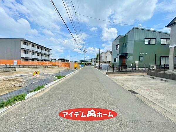 前面道路 平日・土日問わずご案内致します！お気軽にお問合わせ下さい♪