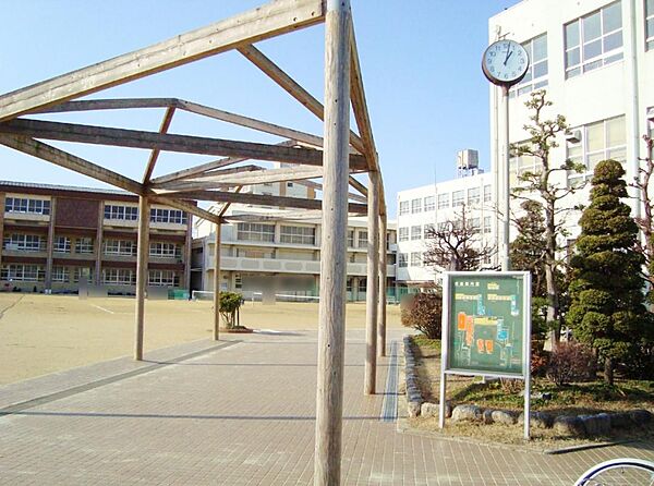 名古屋市立山田東中学校（1050m）