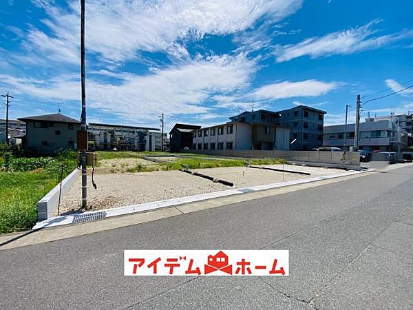 2号棟　外観写真 平日・土日問わずご案内致します！お気軽にお問合わせ下さい♪