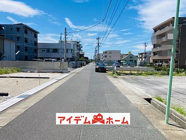 前面道路 平日・土日問わずご案内致します！お気軽にお問合わせ下さい♪