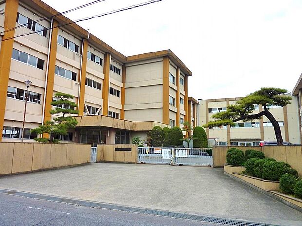 一宮市立瀬部小学校(340m)