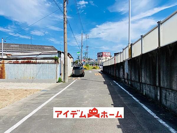 前面道路 平日・土日問わずご案内致します！お気軽にお問合わせ下さい♪