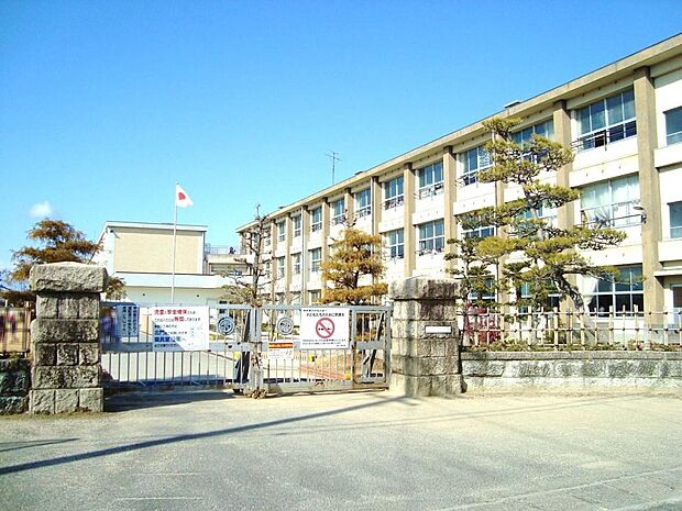 一宮市立奥小学校(210m)