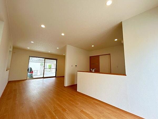 休日、平日問わずお気軽にお問合せくださいませ。