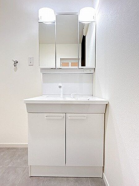休日、平日問わずお気軽にお問合せくださいませ。