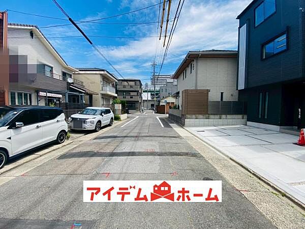 前面道路 平日・土日問わずご案内致します！お気軽にお問合わせ下さい♪
