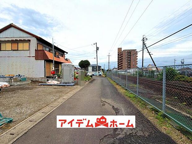 前面道路 平日・土日問わずご案内致します!お気軽にお問合わせ下さい♪
