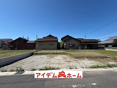 外観：1号棟　外観写真 平日・土日問わずご案内致します！お気軽にお問合わせ下さい♪ 