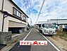 外観：前面道路 平日・土日問わずご案内致します！お気軽にお問合わせ下さい♪ 