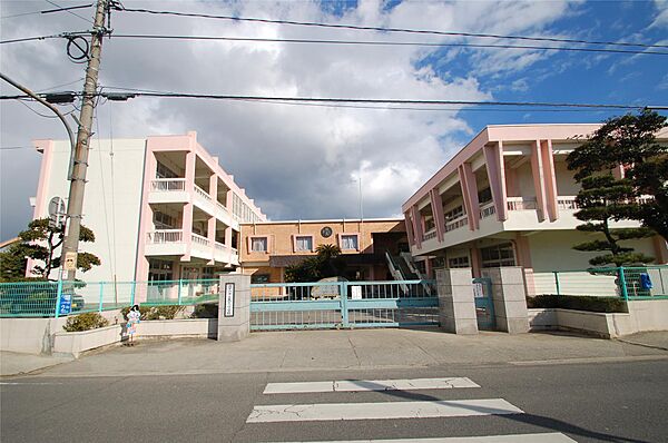 画像24:邑久小学校(1、400m)