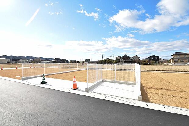 公園です。ゴミステーションも設置します。