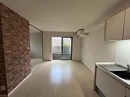 ラ・フロール大倉山 102 1階1LDKのリビング/ダイニング