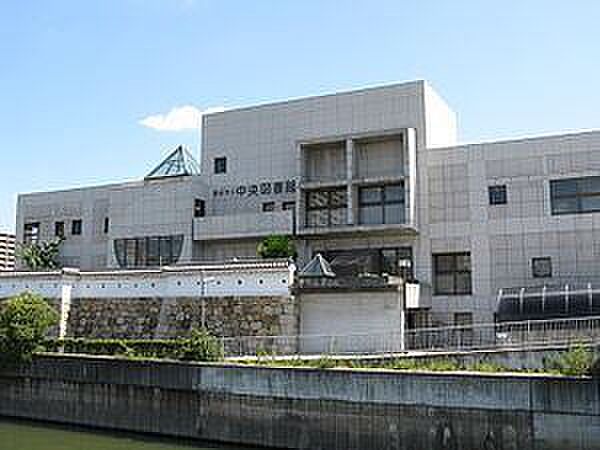 画像26:図書館「尼崎市立中央図書館まで668m」