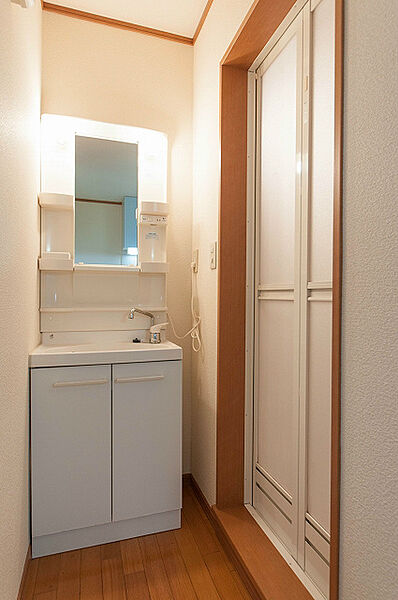画像11:洗面化粧台　※写真は今回募集の部屋とは異なります