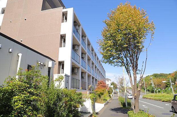 マンションの外観は非常に重要なポイントです！外観の善し悪しは資産価値に大きな影響を与えます。外観のいいマンションを購入することで、高値で売却がしやすく、買い手が見つかりやすいというメリットがあります。