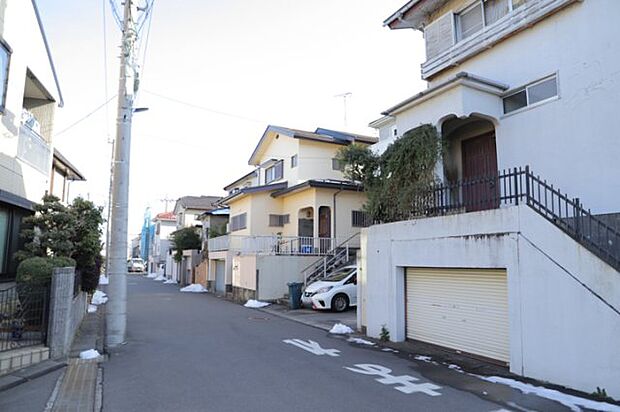 土地の地勢が高台の場合、景色を綺麗にみることができ、景色にこだわってお家探ししている方におすすめです！また平坦地よりも風通しがいいというメリットがあります。デメリットもあるので是非現地でご確認下さい。