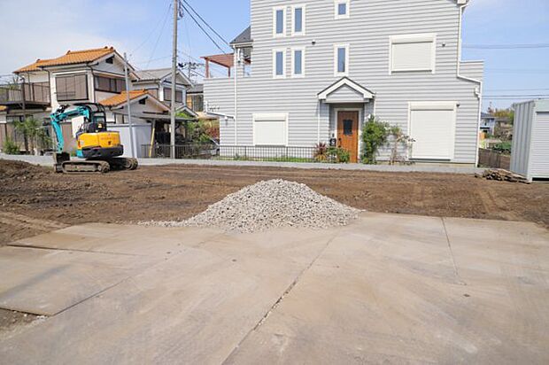 物件の詳細については、現地を見てわかること以外に、役所や法務局などで調べないとわからないことがあります。そのため、現地に行く場合は、もしこの物件を買ったらどのような生活ができるかをイメージしましょう。