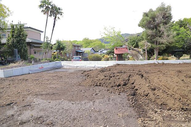 家を建てる前提で土地を探している場合、地盤の丈夫さは譲れない条件の一つです。地盤が脆弱だと追加工事が必要となります。また、過去に地盤沈下や液状化現象を起こした土地は、できるだけ避けた方がいいでしょう。