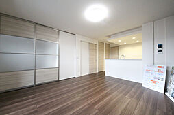 アヴェンセ　B棟 202号室 2階2LDKのリビング/ダイニング