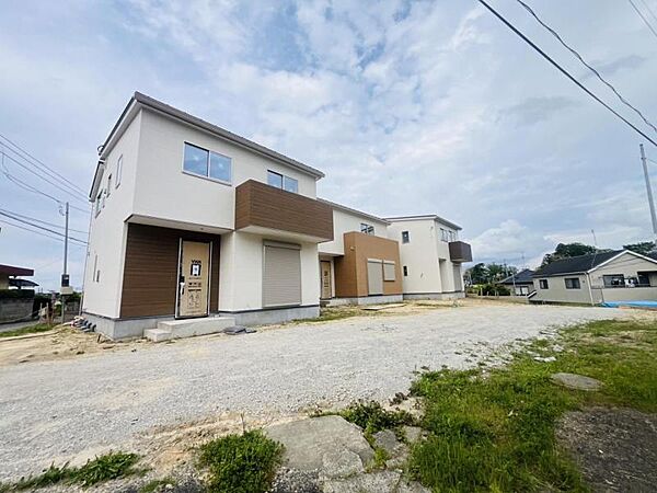 セカンドカーにも便利なカースペース2台！