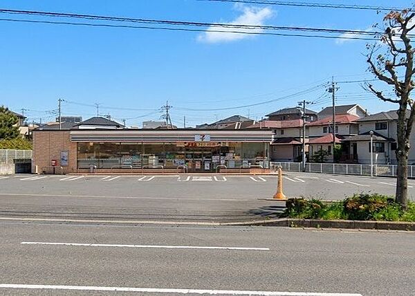 セブンイレブン成田飯田町西店 徒歩10分。 730m