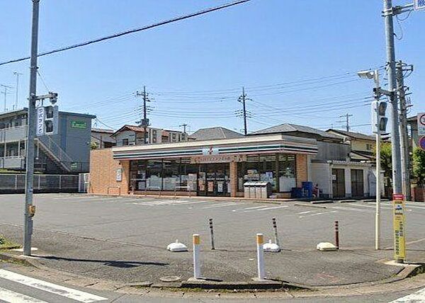 セブンイレブン富里日吉台店 徒歩4分。 250m
